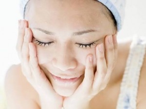 オールインワン化粧品って本当に効果があるの？